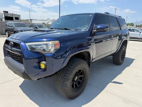 Used 2017 Toyota 4Runner TRD Off-Road Premium AWD/4WD image 7