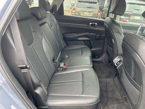 Certified 2025 Kia Sorento S image 20