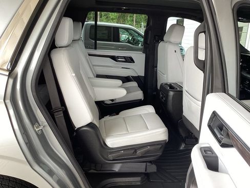 Used 2025 Chevrolet Tahoe Premier w/ Sun And Tow Package AWD/4WD image 45