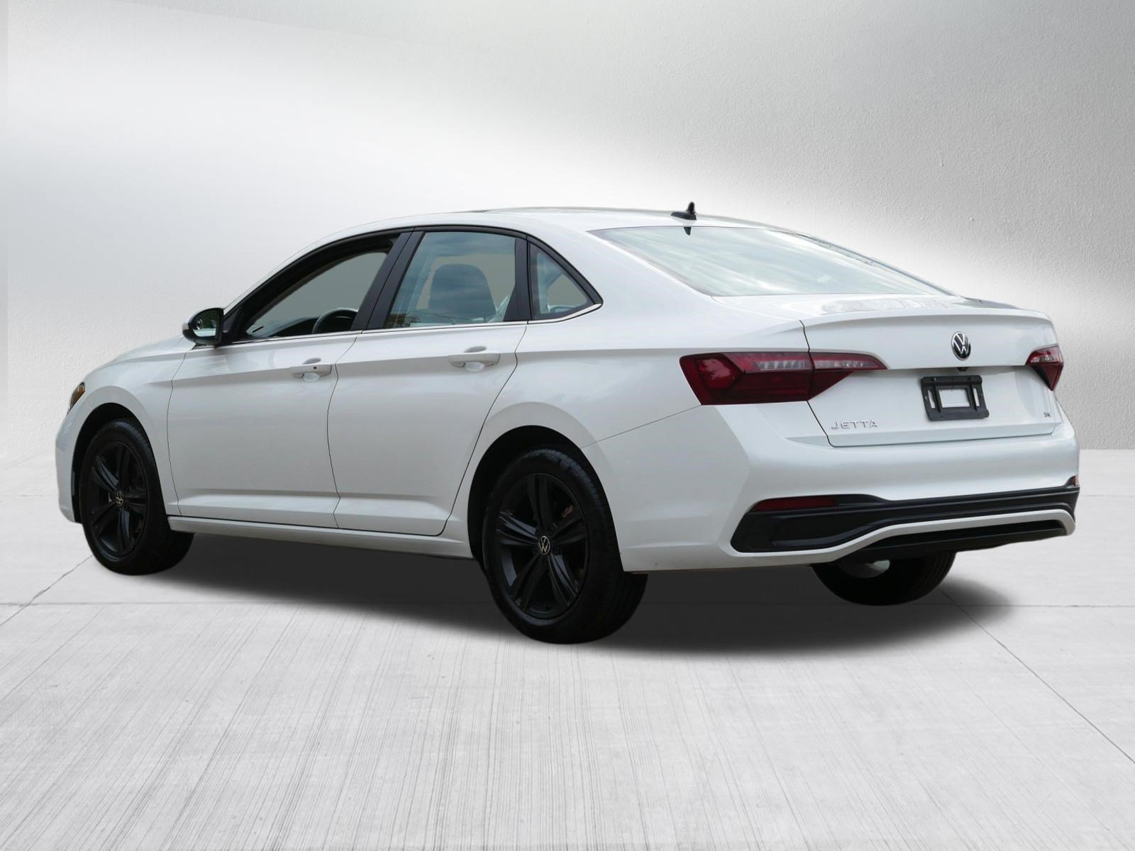 Used 2023 Volkswagen Jetta SE FWD image 5