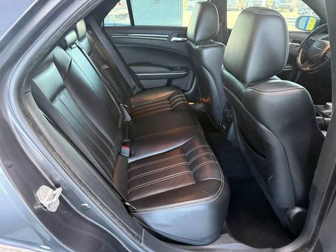 Used 2019 Chrysler 300 S AWD/4WD image 18