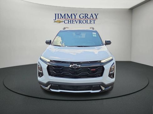 New 2027 Chevrolet Equinox RS w/ Safety and Technology Package FWD image 8