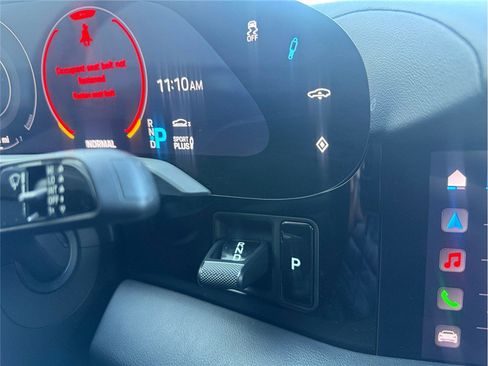 Used 2020 Porsche Taycan 4S image 24