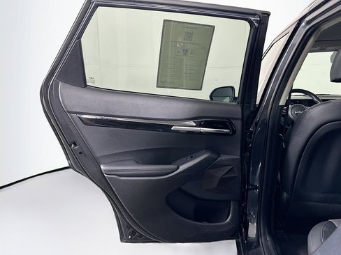 Used 2025 Kia Seltos S FWD image 26