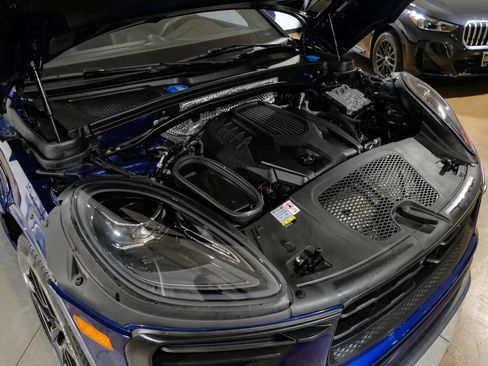 Used 2023 Porsche Macan Turbo AWD/4WD image 53