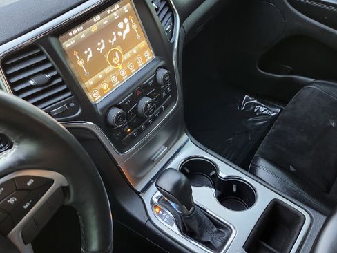 Used 2018 Jeep Grand Cherokee Altitude image 30