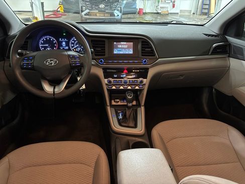 Used 2020 Hyundai Elantra SE FWD image 9