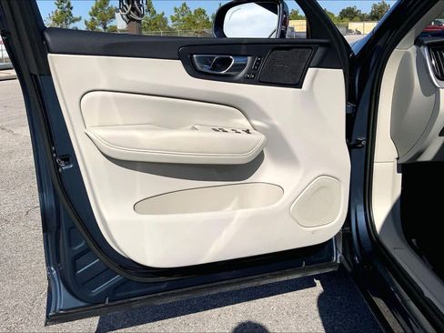 Used 2022 Volvo XC60 B5 Inscription w/ Advanced Package image 20