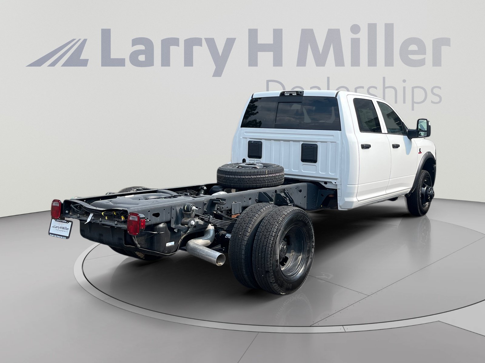 New 2026 RAM 3500 Tradesman AWD/4WD image 5