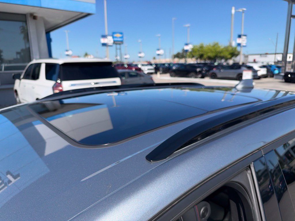 Used 2024 Chevrolet Equinox EV RS w/ LPO, Trailering Package FWD image 9