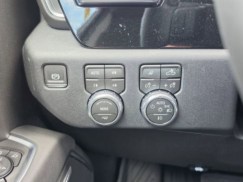New 2026 GMC Sierra 1500 Elevation w/ Elevation Premium Package AWD/4WD image 24