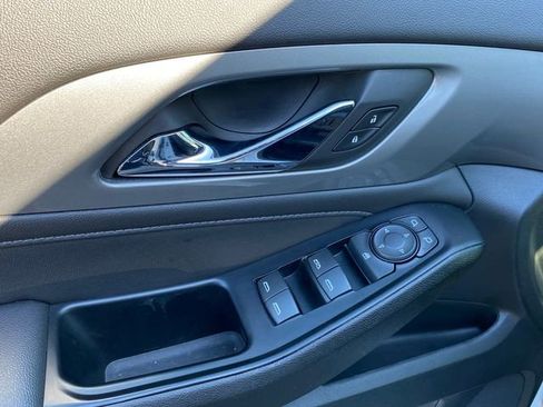 Certified 2023 Chevrolet Traverse LT image 18