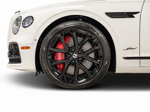 Used 2023 Bentley Flying Spur W12 image 12