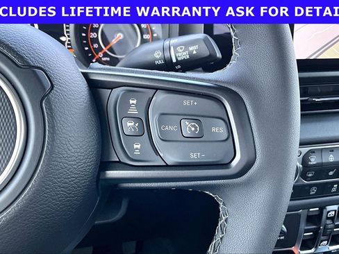 Used 2026 Jeep Gladiator Mojave AWD/4WD image 16