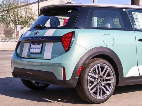New 2026 MINI Cooper S image 10