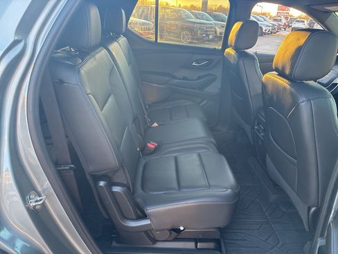 Used 2023 Chevrolet Traverse LT w/ LPO, Floor Liner Package image 18