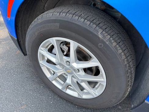 Used 2024 Chevrolet Equinox LT FWD image 12