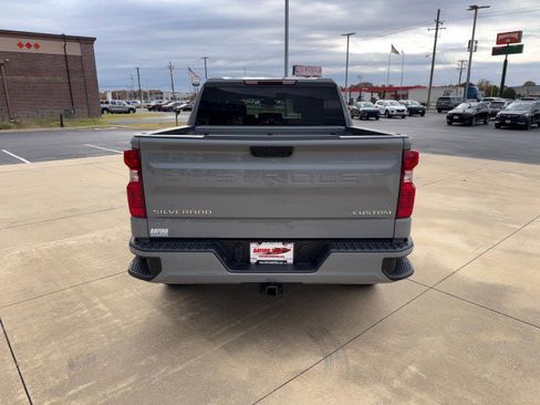 Used 2024 Chevrolet Silverado 1500 Custom image 4