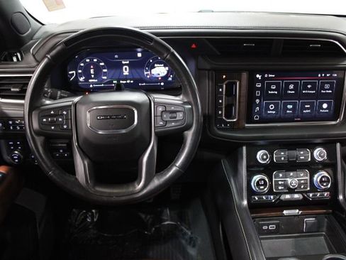 Used 2023 GMC Yukon Denali Ultimate image 32