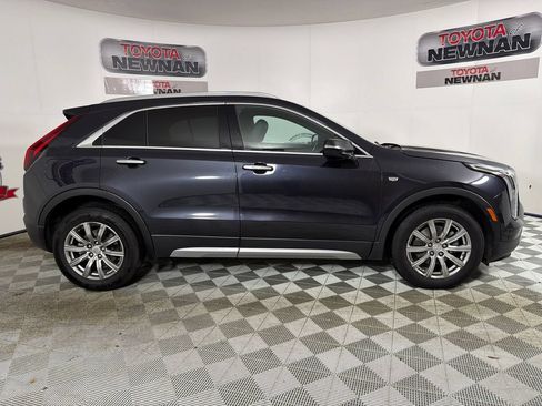 Used 2023 Cadillac XT4 Premium Luxury FWD image 2