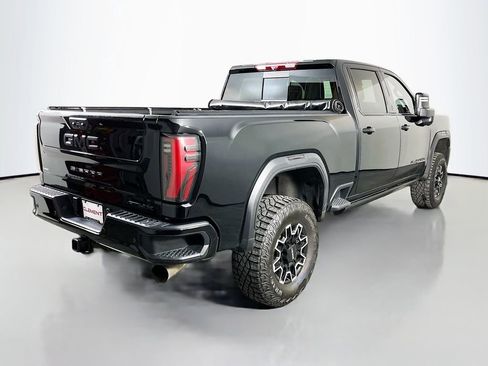 Used 2025 GMC Sierra 2500 AT4X image 7