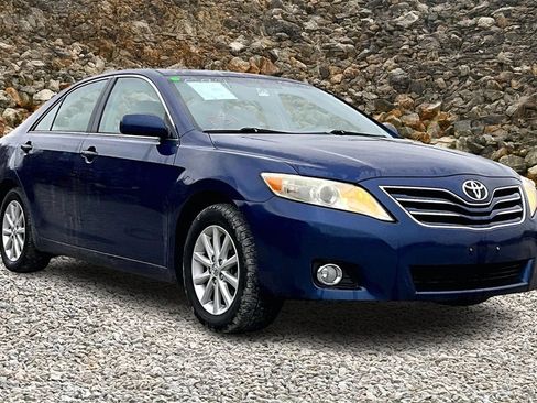 Used 2010 Toyota Camry XLE image 9