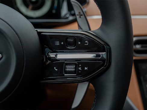 New 2025 Aston Martin Vanquish image 24