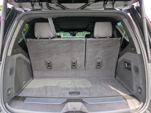 Used 2021 Cadillac Escalade Premium Luxury w/ Driver Assist Tech Package AWD/4WD image 11