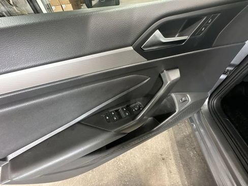 Used 2019 Volkswagen Jetta SE FWD image 19