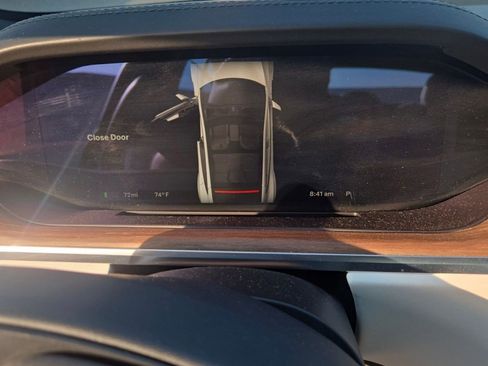 Used 2022 Tesla Model S image 11