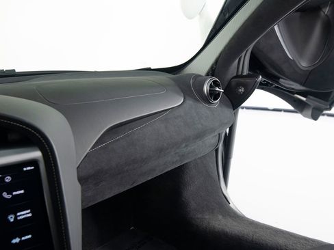 Used 2024 McLaren 750S Spider image 27