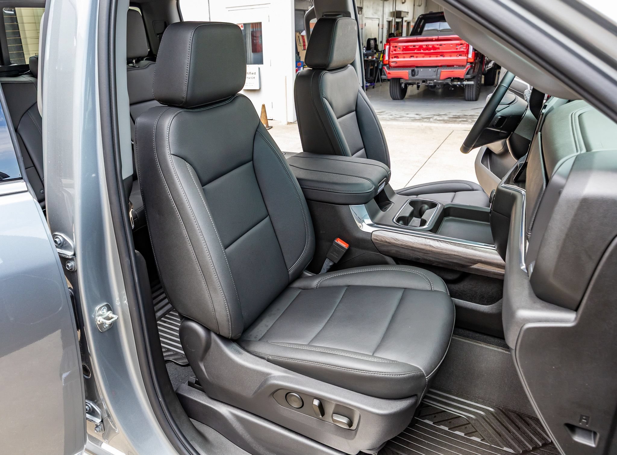 Used 2026 Chevrolet Silverado 3500 LTZ w/ LTZ Texas Edition AWD/4WD image 31