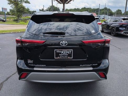 Certified 2021 Toyota Highlander Platinum AWD/4WD image 6