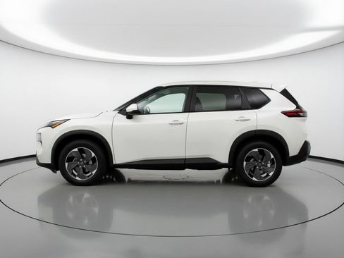 Used 2025 Nissan Rogue SV FWD image 5