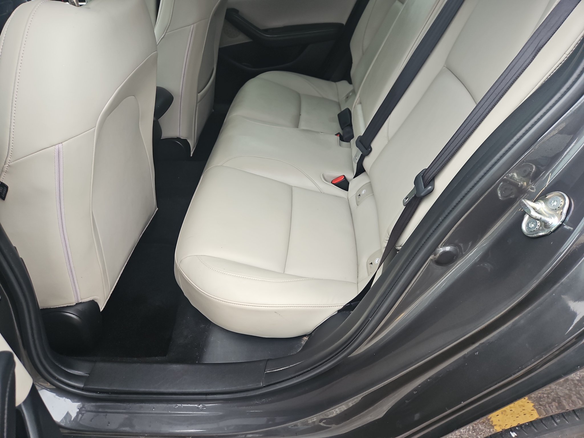 Used 2019 MAZDA MAZDA3 AWD Hatchback w/ Preferred Pkg image 16