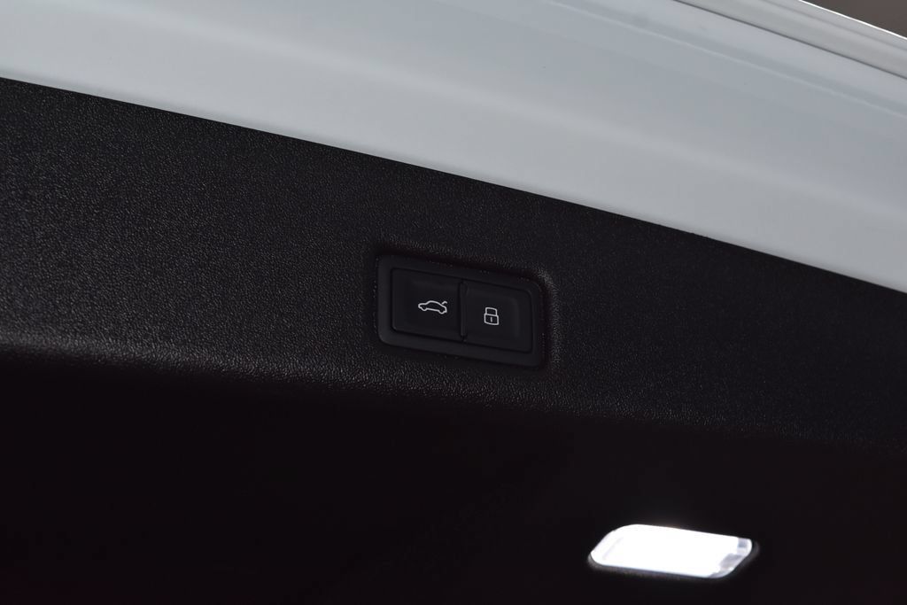 Certified 2025 Audi Q5 Premium Plus w/ Premium Plus AWD/4WD image 28