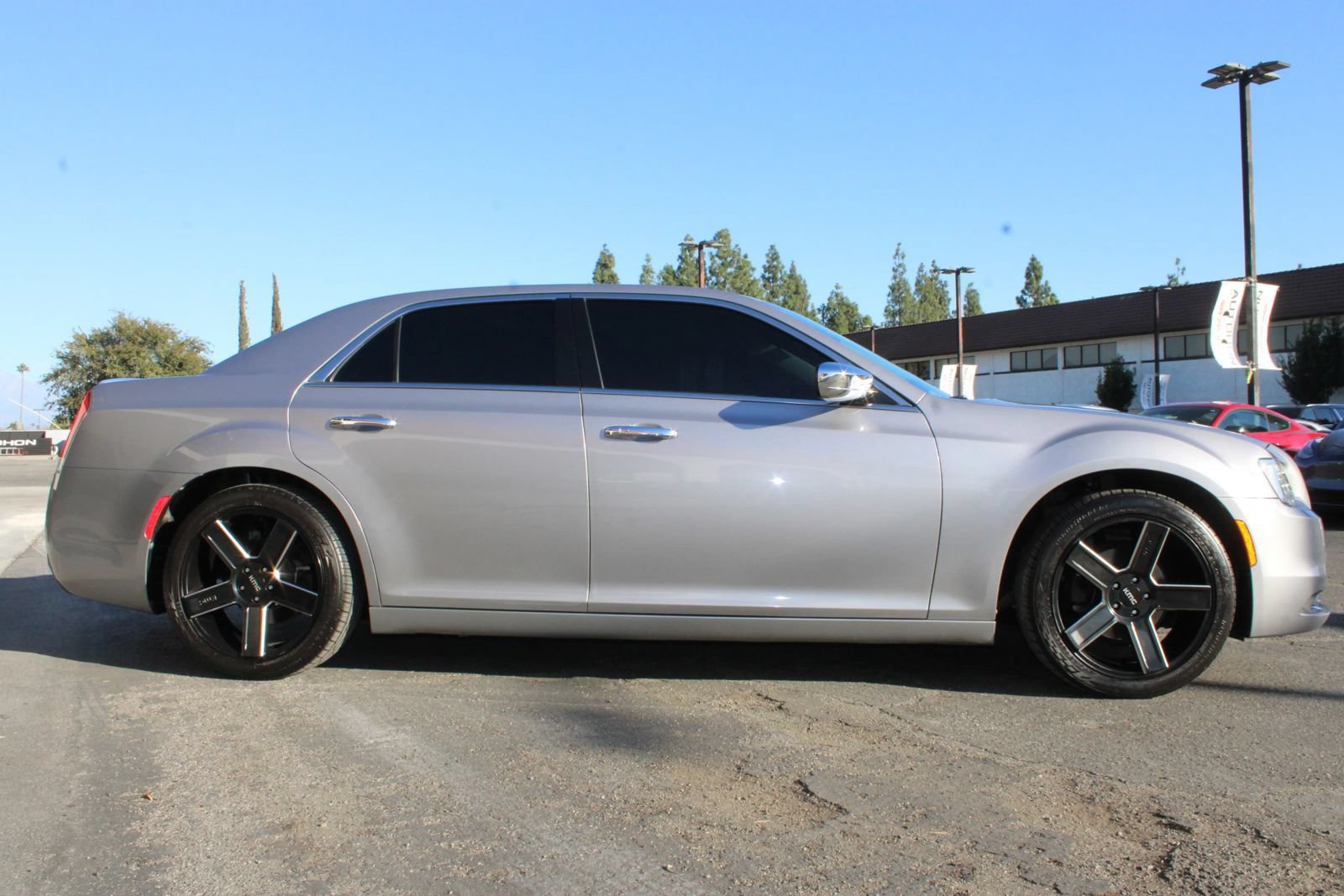 Used 2016 Chrysler 300 C RWD image 42