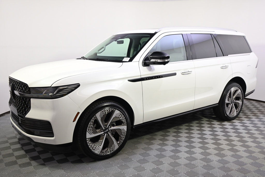 New 2026 Lincoln Navigator Black Label AWD/4WD image 2