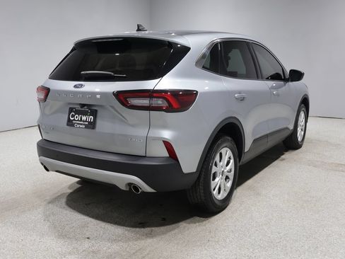 Used 2023 Ford Escape Active w/ Tech Pack #1 AWD/4WD image 2