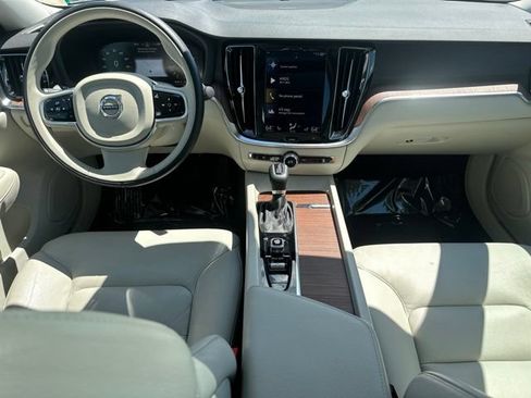 Used 2020 Volvo S60 T6 Momentum AWD/4WD image 15