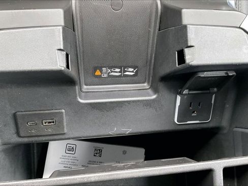 Used 2023 Chevrolet Silverado 1500 LTZ w/ LTZ Premium Package image 17