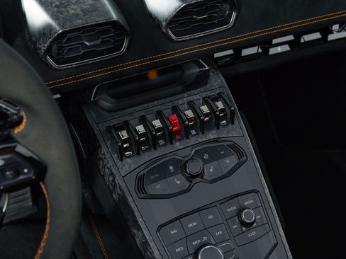 Used 2018 Lamborghini Huracan Performante AWD/4WD image 53