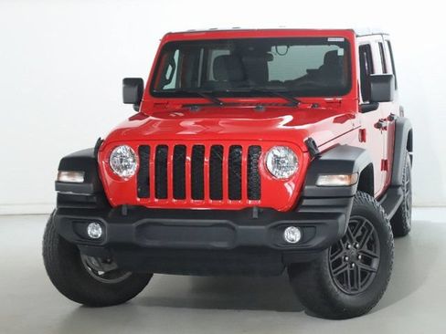 Used 2024 Jeep Wrangler Unlimited Sport AWD/4WD image 3