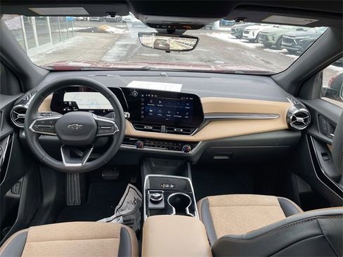 Used 2025 Chevrolet Equinox ACTIV w/ Safety and Technology Package image 21