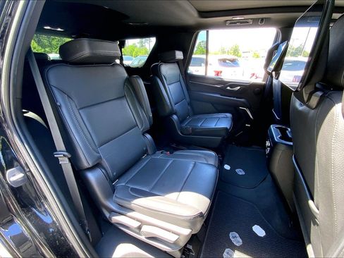 Used 2021 GMC Yukon Denali w/ Denali Premium Package AWD/4WD image 29