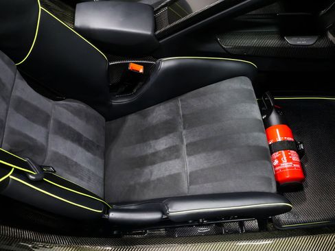 Used 2015 Porsche 918 Spyder image 59