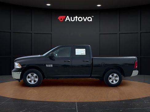 Used 2024 RAM 1500 Classic SLT AWD/4WD image 2