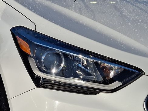Used 2018 Hyundai Santa Fe SE w/ SE Premium Package 02 AWD/4WD image 9