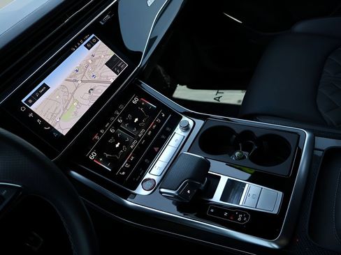 Used 2022 Audi SQ7 Prestige AWD/4WD image 20