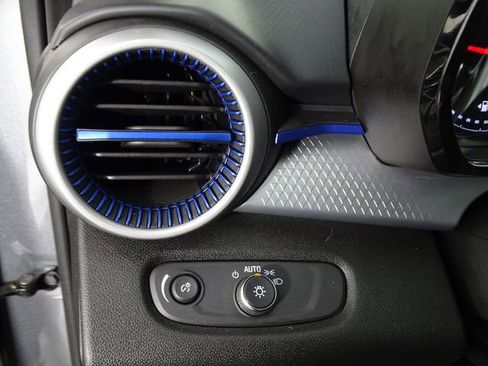 Used 2024 Chevrolet Trax LS image 18